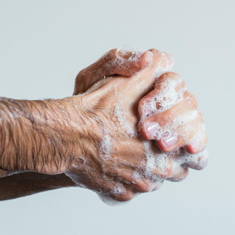 Ajudas de higiene para idosos com demência