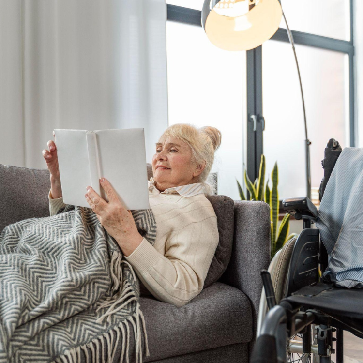 Como manter a casa higienizada sem comprometer a saúde do idoso